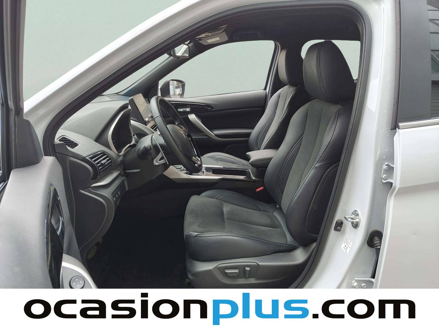 Foto asientos delanteros Mitsubishi Eclipse Cross Mitsubishi Eclipse Cross 2.4 PHEV Kaiteki 4WD Auto (188 CV)