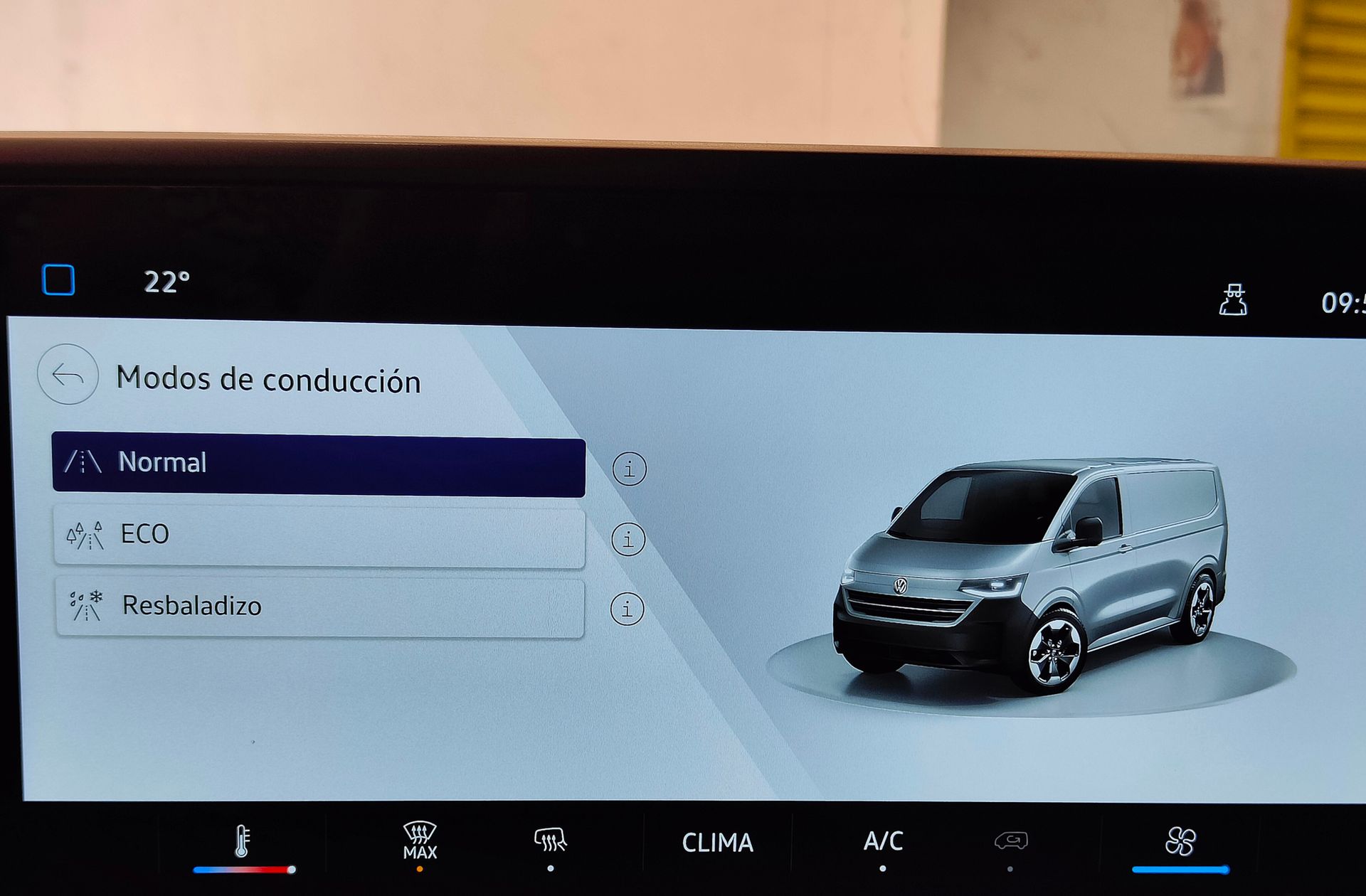 Volkswagen Transporter Furgon Batalla Corta TN 2.0 TDI - foto 8