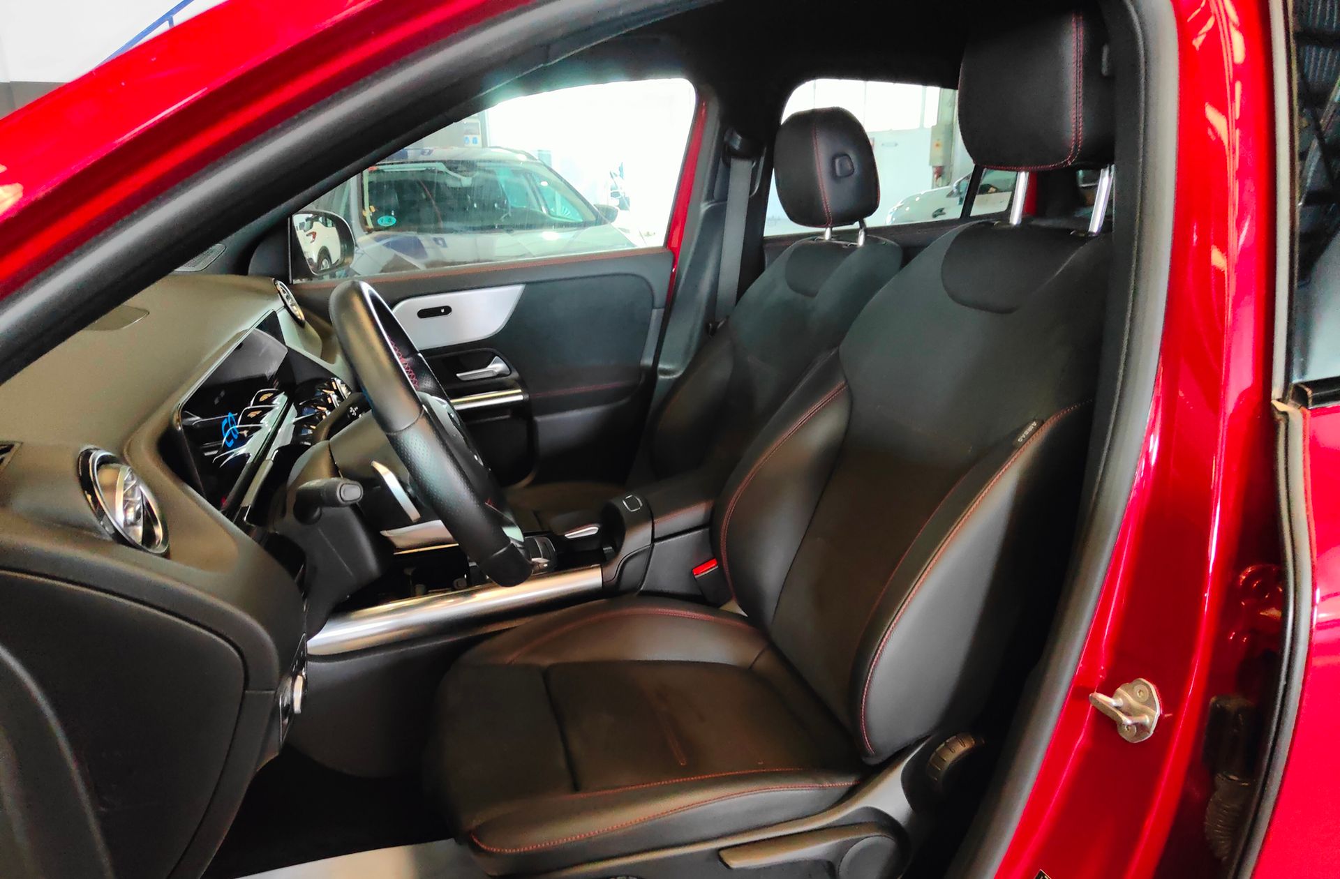 Mercedes-Benz GLA 250 e Pack AMG - foto 10