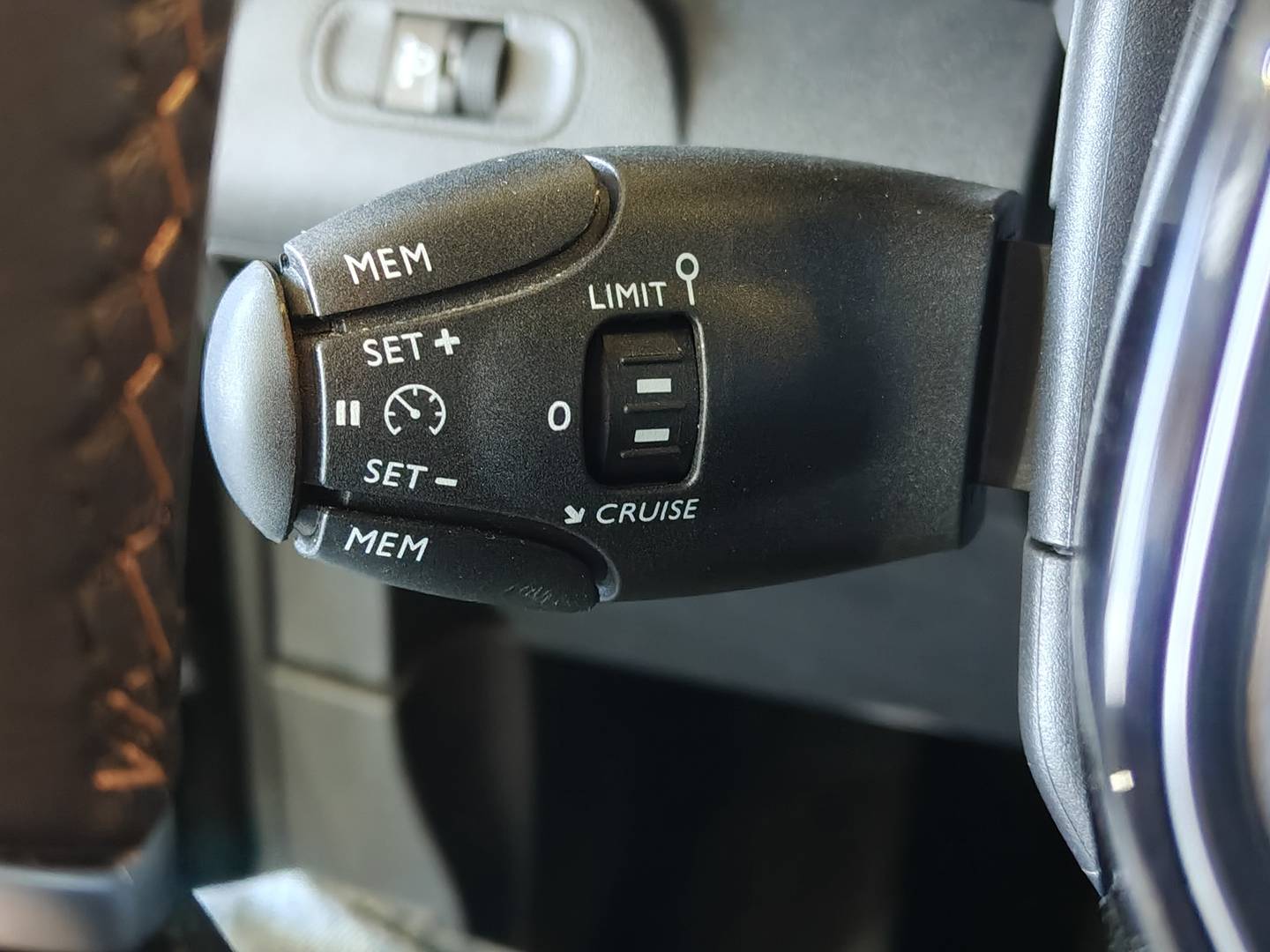 Foto Peugeot Rifter Peugeot Rifter BlueHDi 130 GT Business Standard (130 CV)