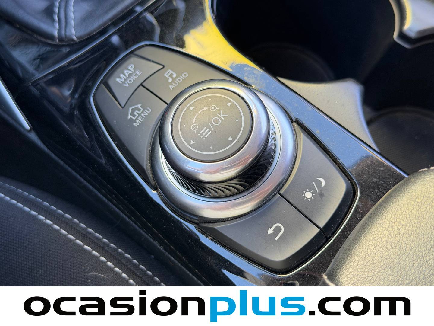 Foto Infiniti Q30 Infiniti Q30 1.5 D Premium (109 CV)