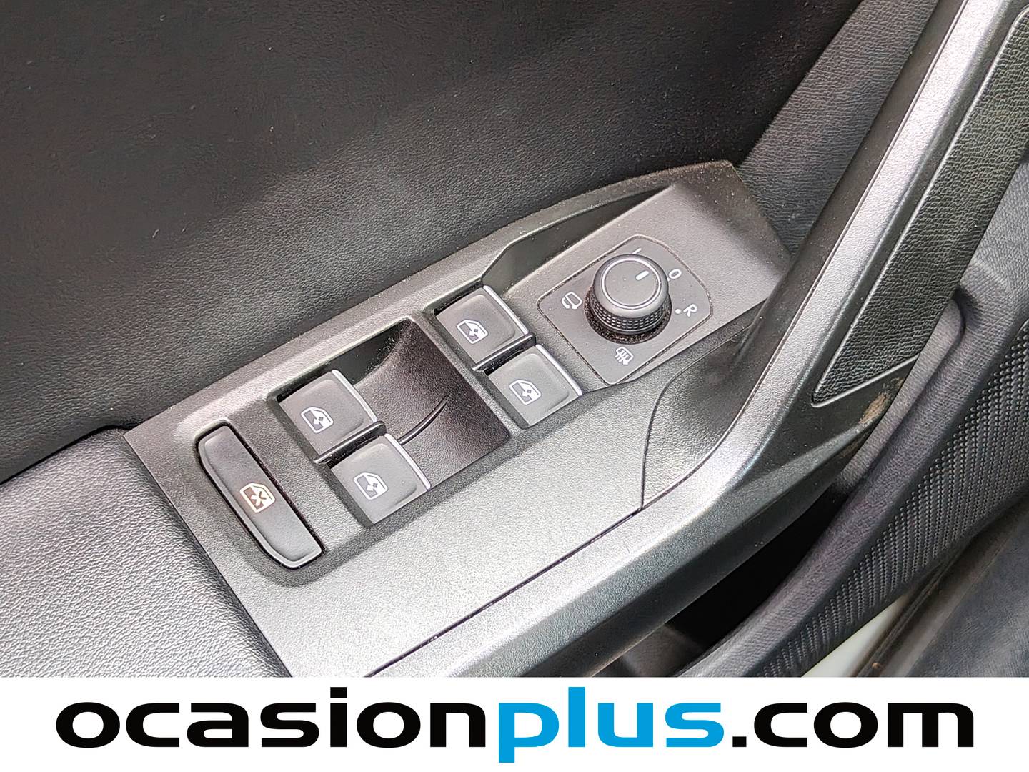 Seat León Seat León 1.0 eTSI S&S FR 25 Aniversario DSG (110 CV) de segunda mano