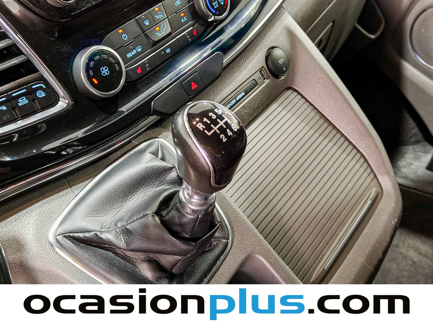 Ford Tourneo Custom Ford Tourneo Custom 2.0 Ecoblue Hybrid L2 Titanium (185 CV) 8 Plazas de segunda mano