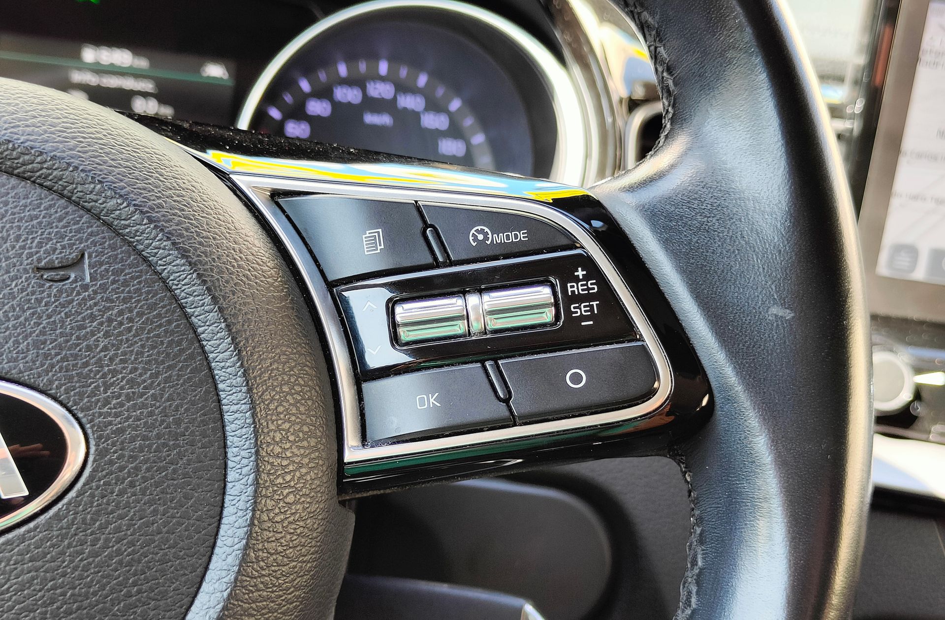 Kia XCeed 1.6 MHEV iMT Tech - foto 32