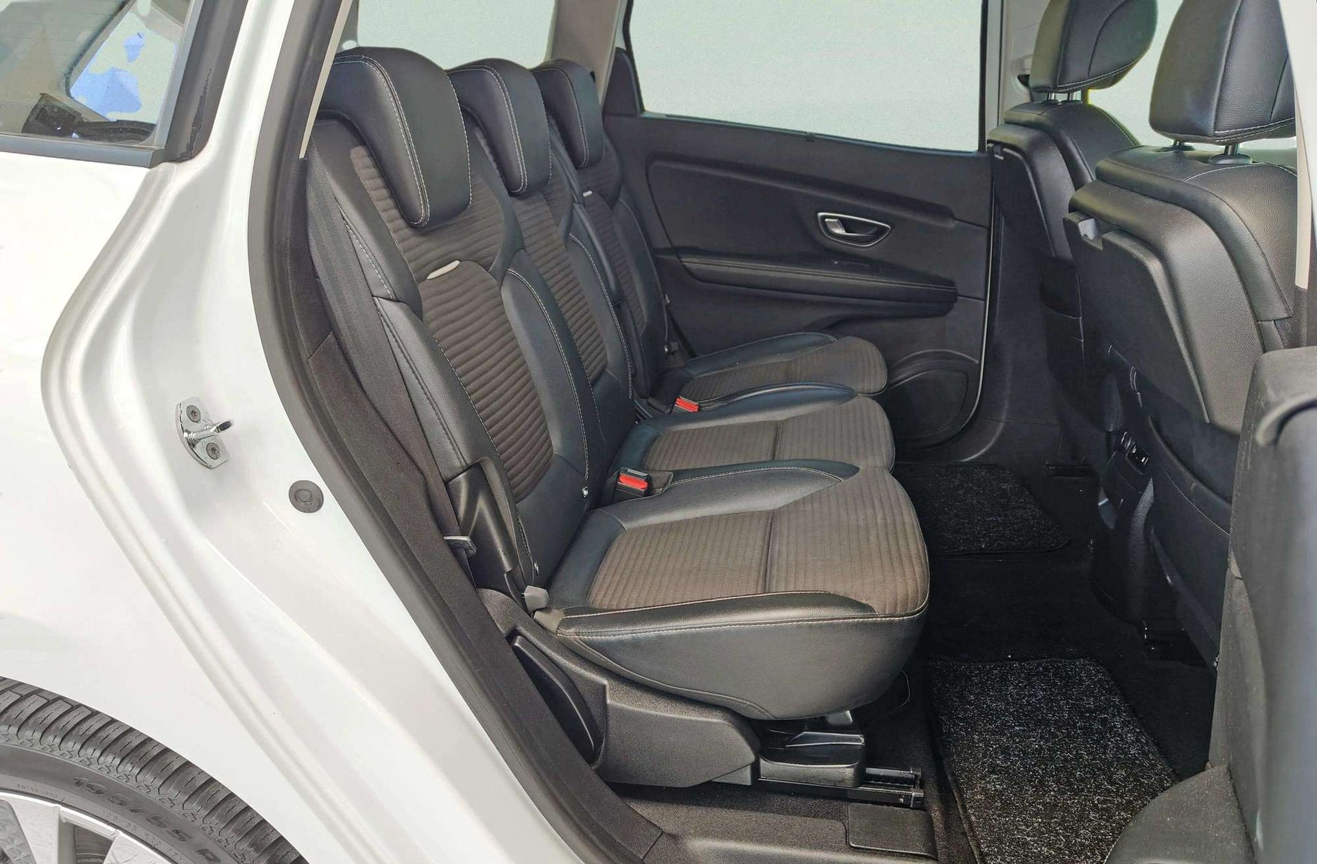 Renault Grand Scénic Zen dCi 7 plazas - foto 23