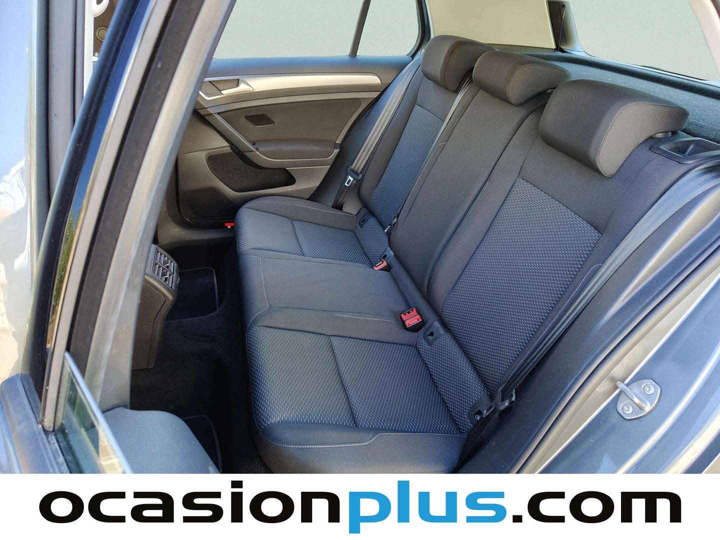 Foto asientos traseros Volkswagen Golf Volkswagen Golf Business 1.5 TSI Evo (130 CV)