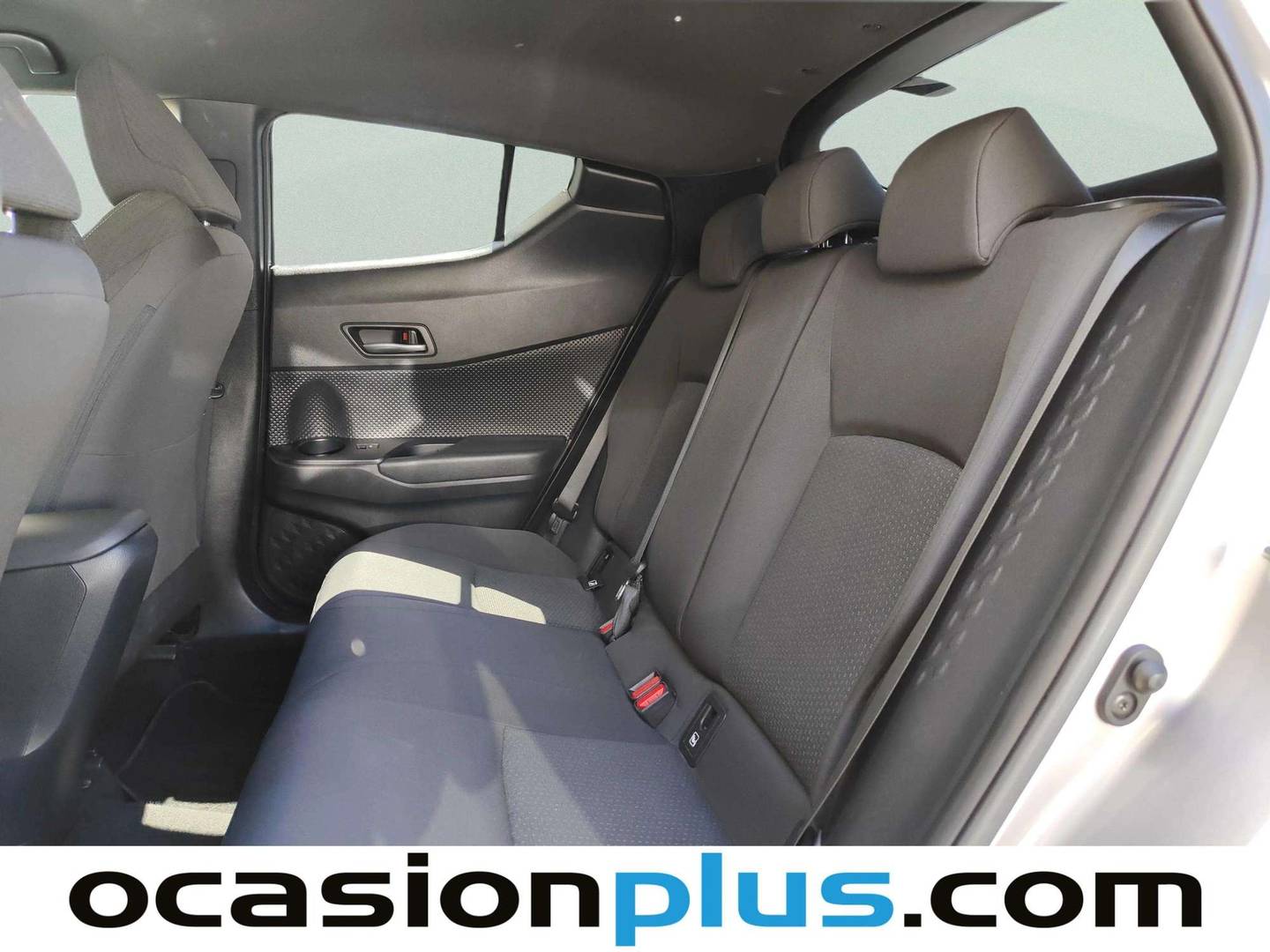 Foto asientos traseros Toyota C-HR Toyota C-HR 1.8 125H Advance (122 CV)