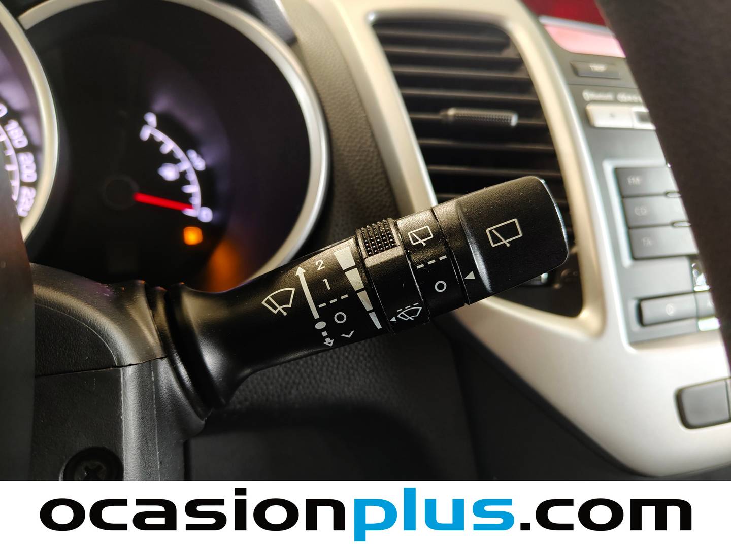 Equipamiento del KIA Venga KIA Venga 1.4 CVVT Tech (90 CV)