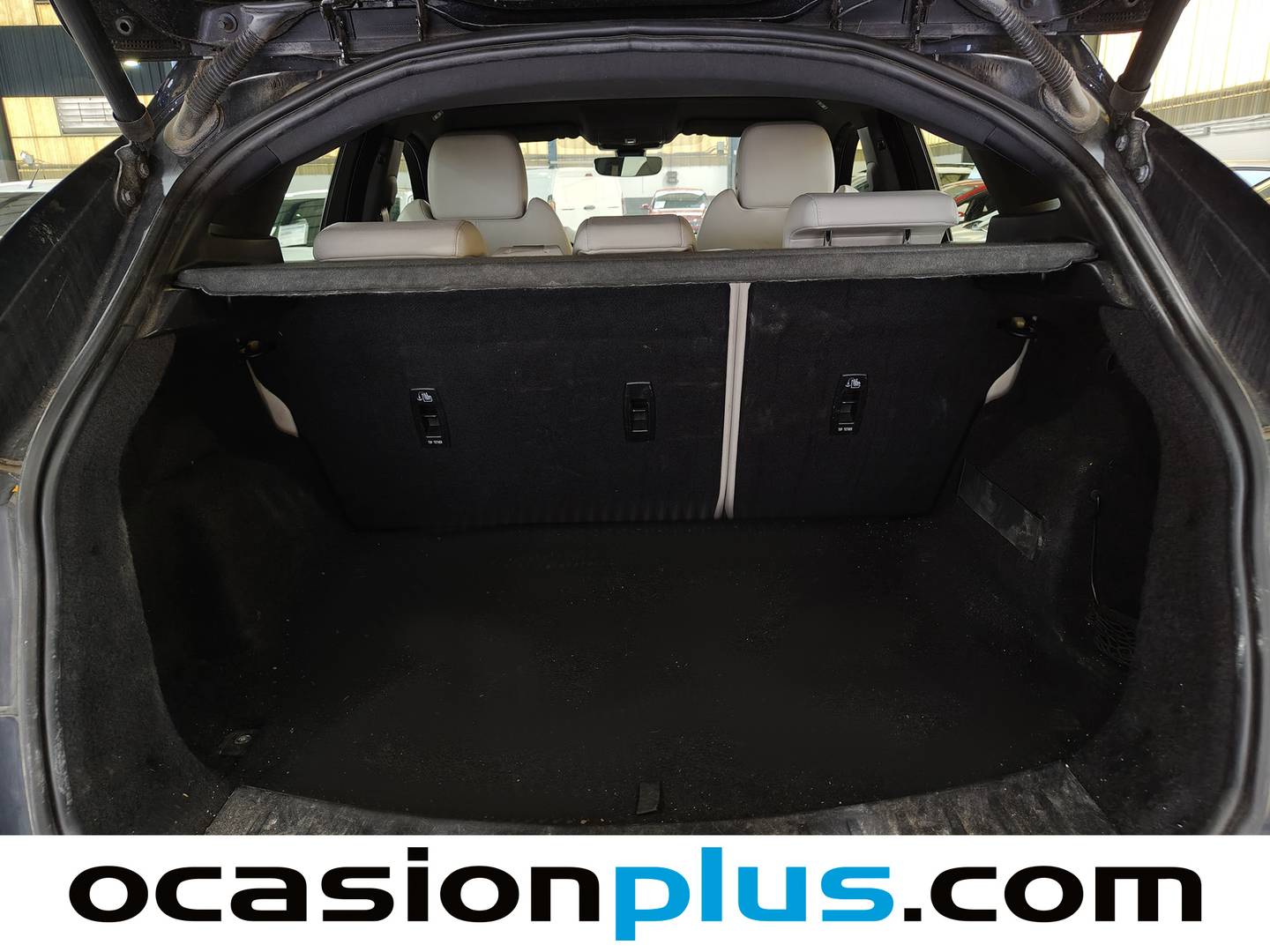 Fotos maletero Jaguar E-Pace Jaguar E-PACE 2.0P R-Dynamic SE 4WD Auto (200 CV)