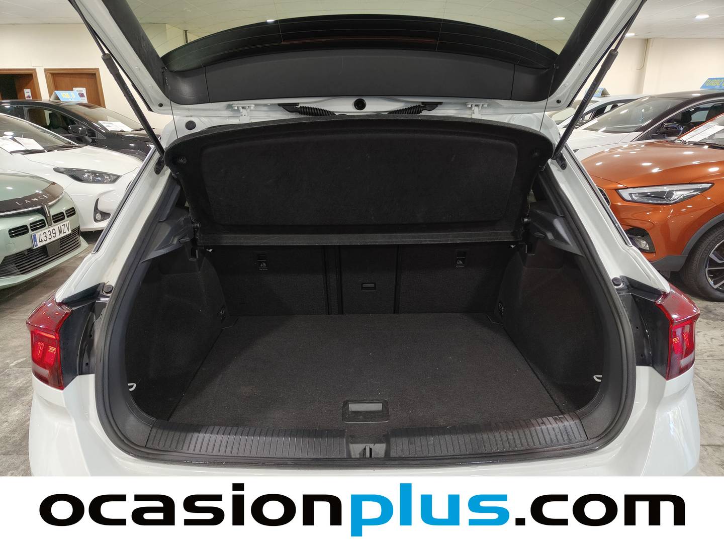 Foto Volkswagen T-Roc Volkswagen T-Roc R-Line 1.5 TSI (150 CV) DSG