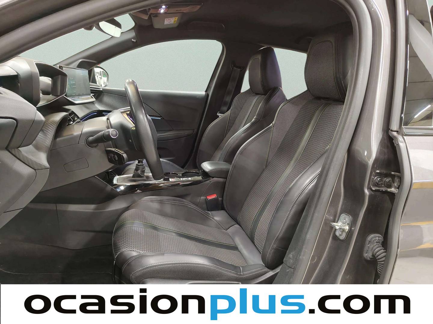 Foto asientos delanteros Peugeot 208 Peugeot 208 BlueHDi 100 GT (100 CV)