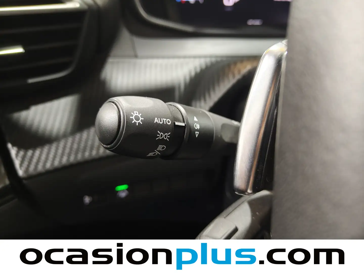 Foto Peugeot 2008 Peugeot 2008 Allure Hybrid eDCS6 (136 CV)