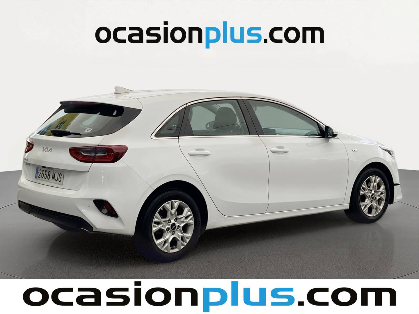 Foto trasera KIA Ceed KIA Ceed 1.6 MHEV iMT Drive (136 CV) derecha