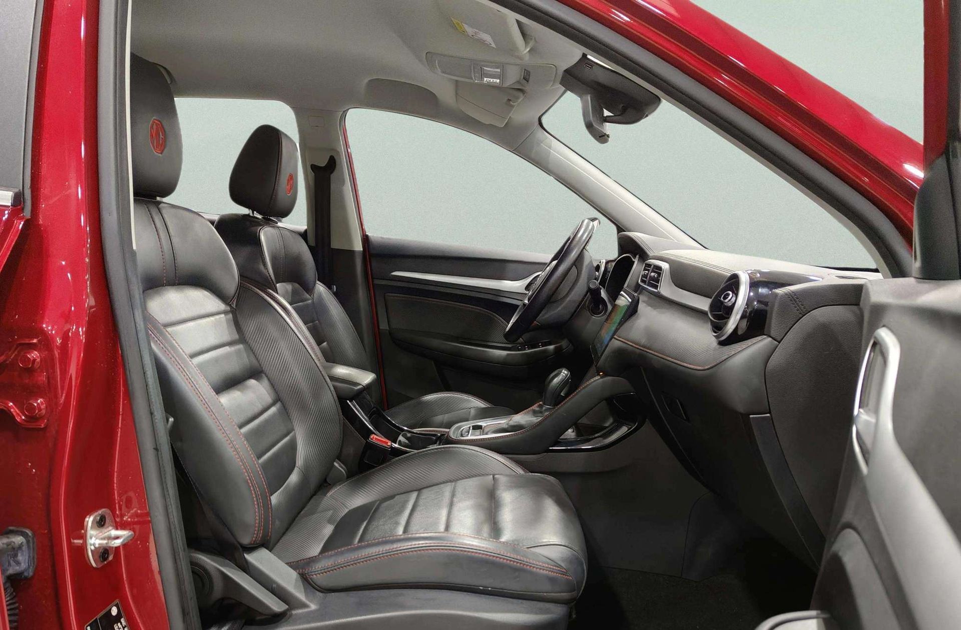 MG ZS 1.0T Luxury - foto 24