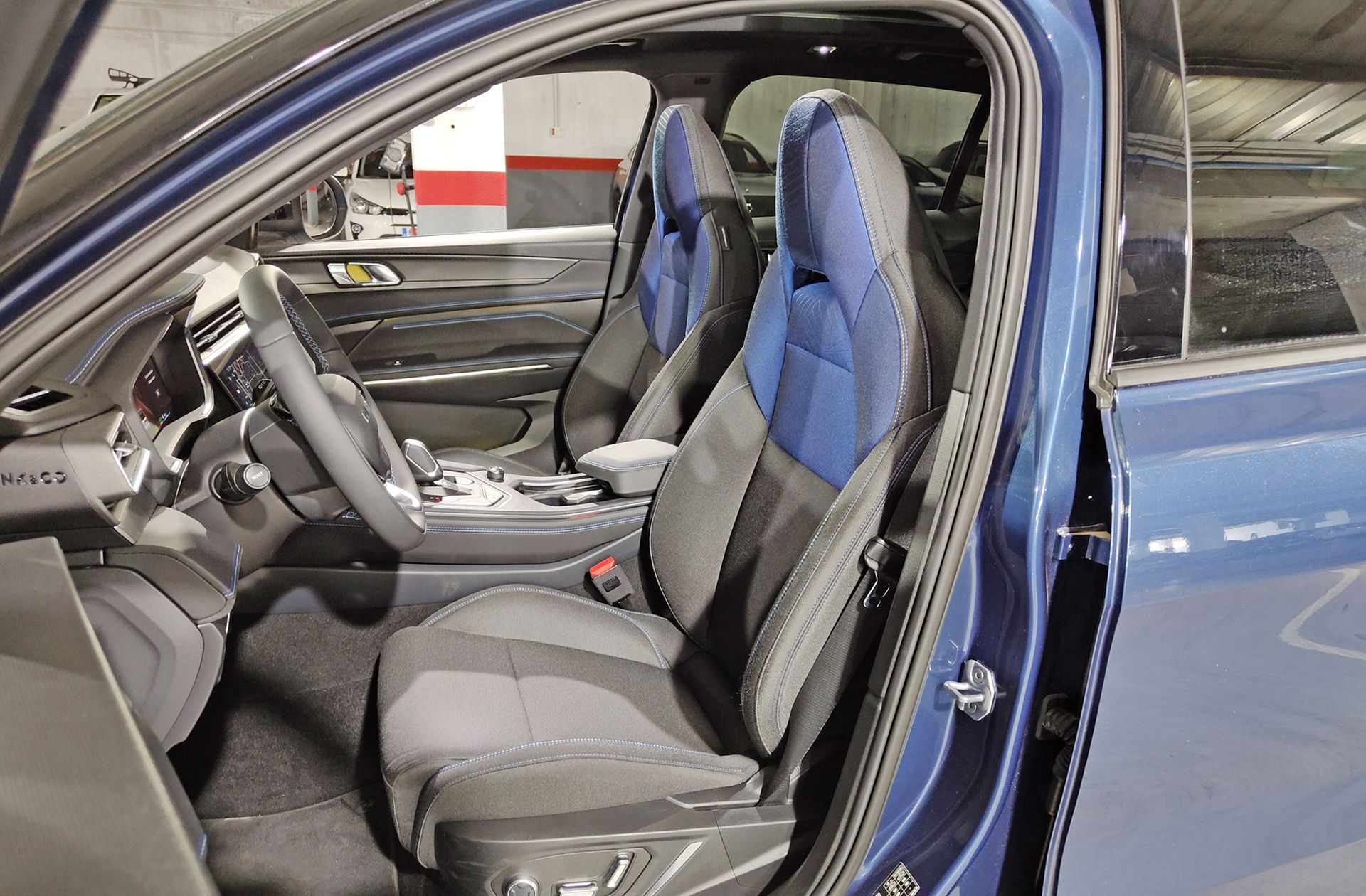 Lynk & Co 01 1.5 PHEV - foto 17