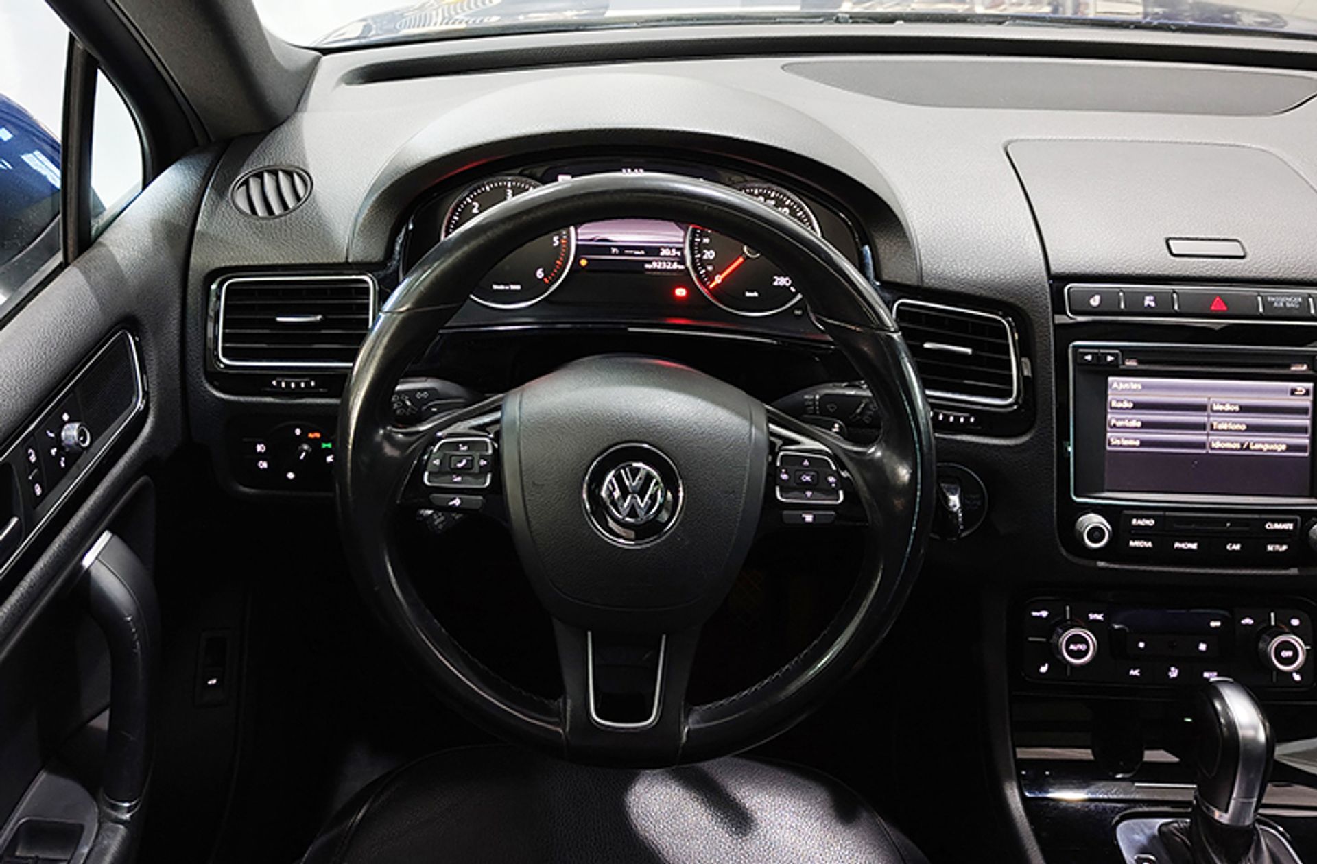 Volkswagen Touareg R-Line 3.0 TDI BMT Tiptronic - foto 23