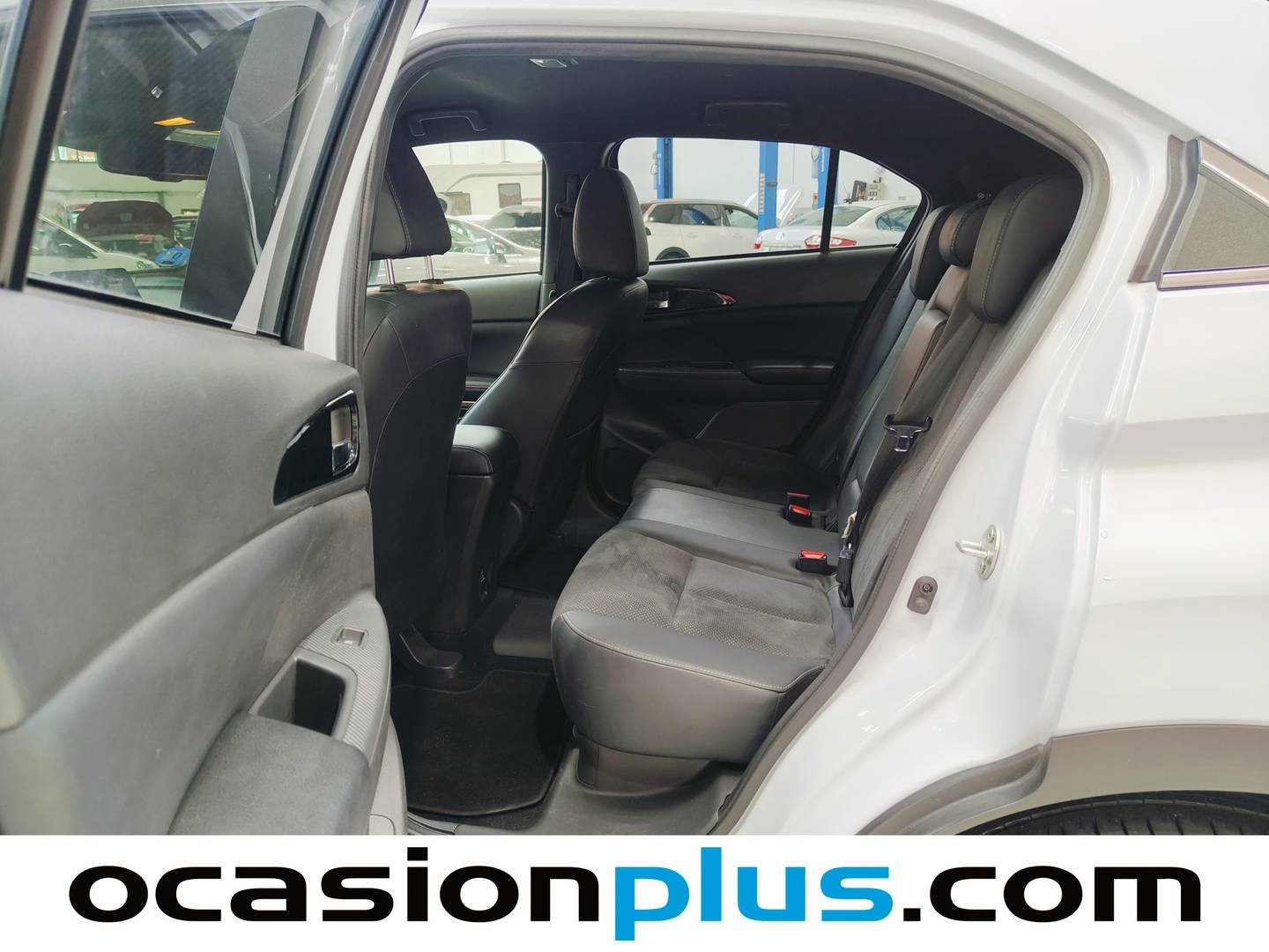 Foto asientos traseros Mitsubishi Eclipse Cross Mitsubishi Eclipse Cross 2.4 PHEV Kaiteki 4WD Auto (188 CV)