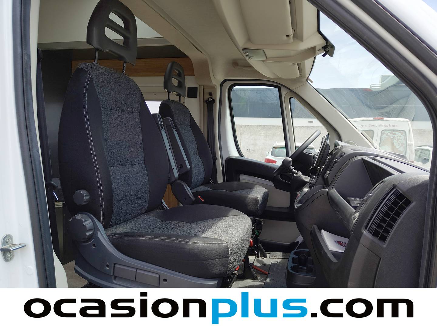 Foto asientos traseros Fiat Ducato Fiat Ducato Furgón 35 Larg Sup Alto 2.3 Mjet (148CV) CAMPERIZADA