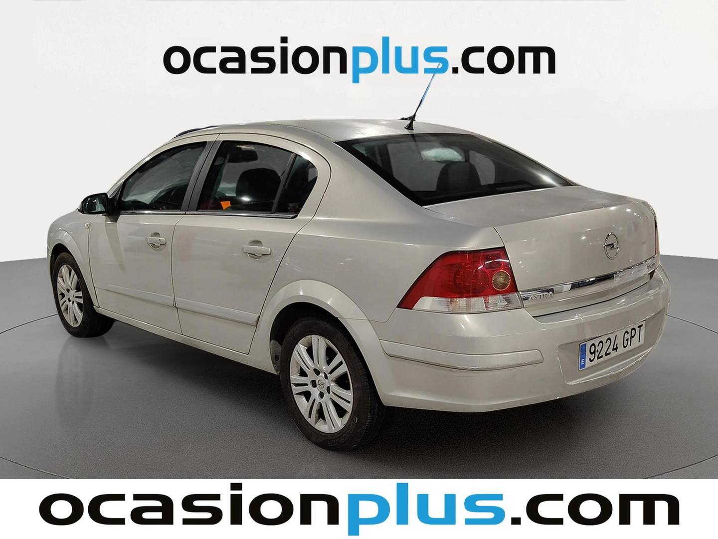 Foto trasera Opel Astra Opel Astra 1.7CDTi Edition (100 CV) izquierda