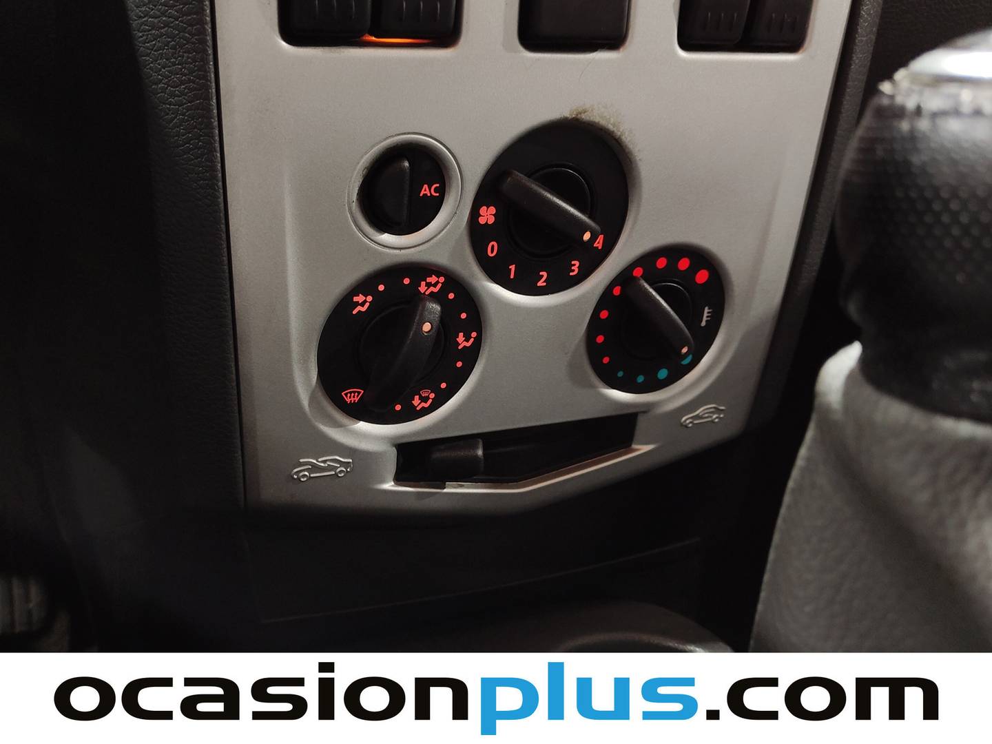 Extras y acabados del Dacia Logan Dacia Logan 1.6 Laureate (90 CV)