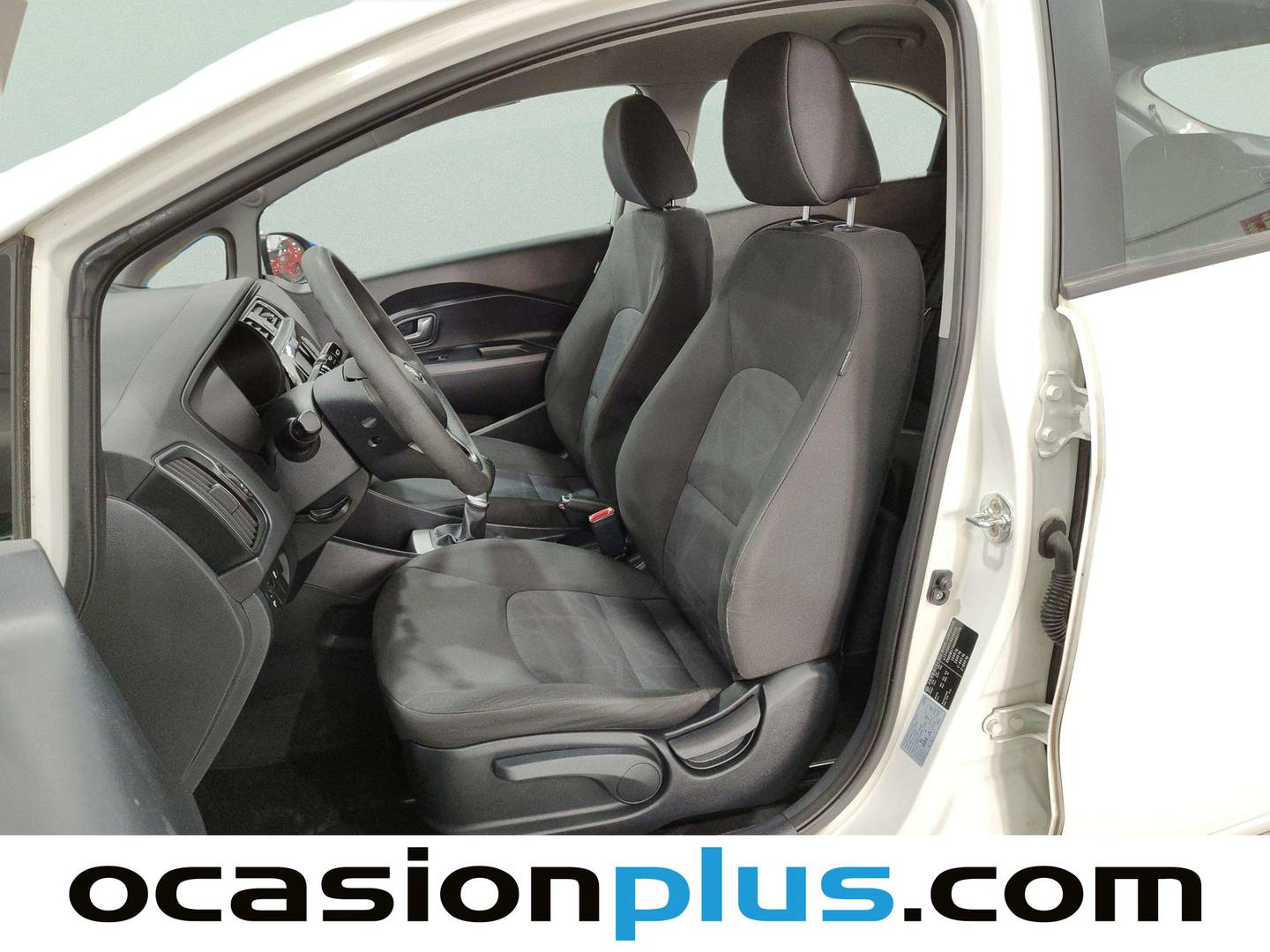 Foto asientos delanteros KIA Rio KIA Rio 1.1 CRDi WGT Tech (75 CV)