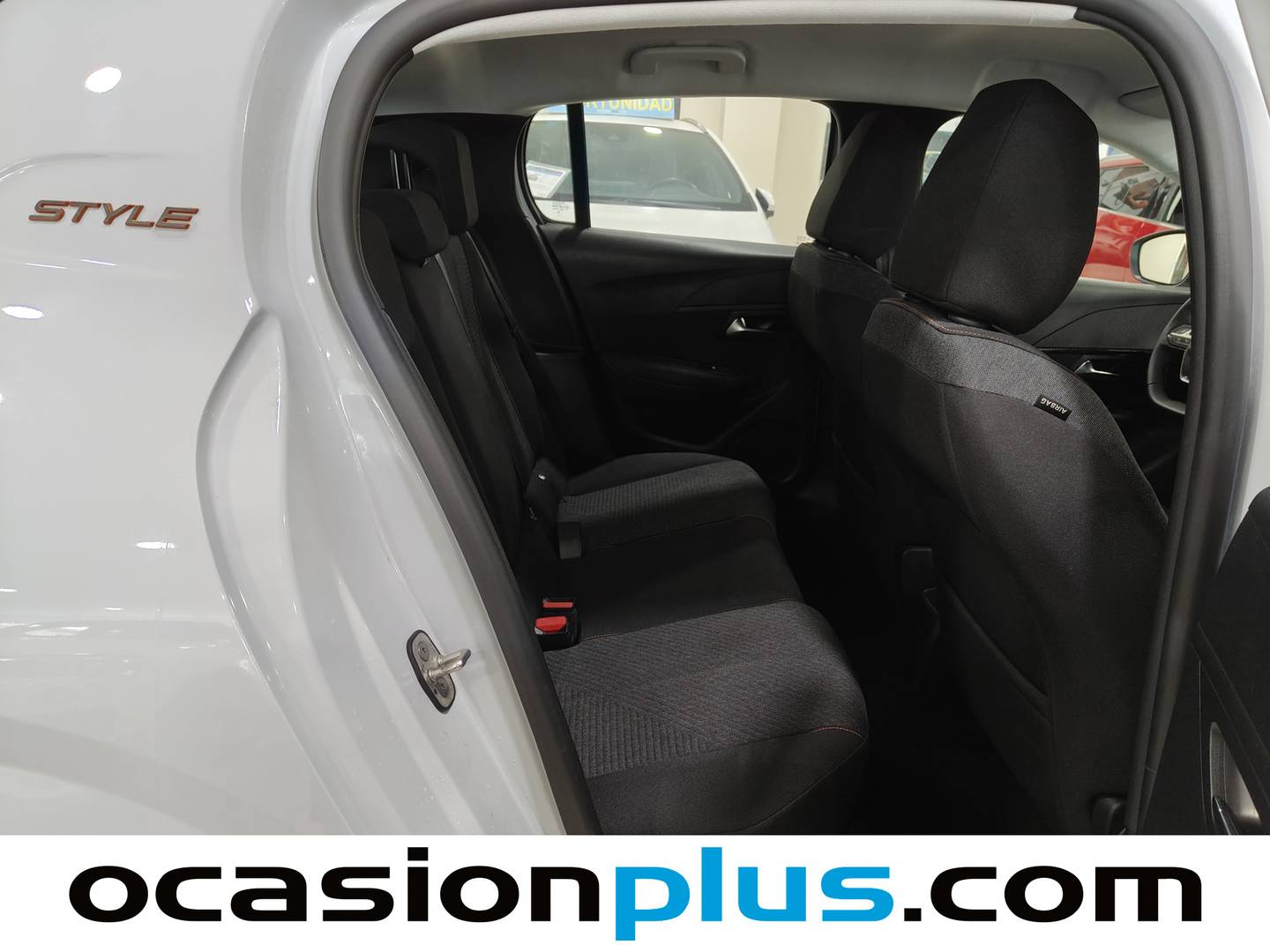 Peugeot 208 Peugeot 208 Style Hybrid 110 eDCS6 (110 CV) automático