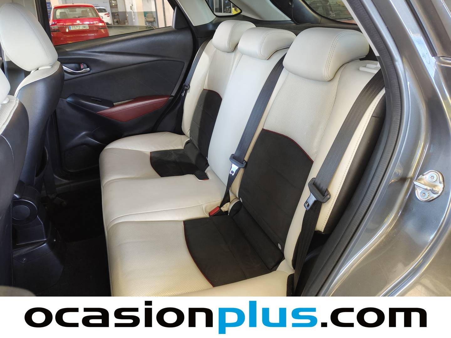 Foto asientos traseros Mazda CX-3 Mazda CX-3 2.0 SKYACTIV GE Luxury White 2WD (120 CV)