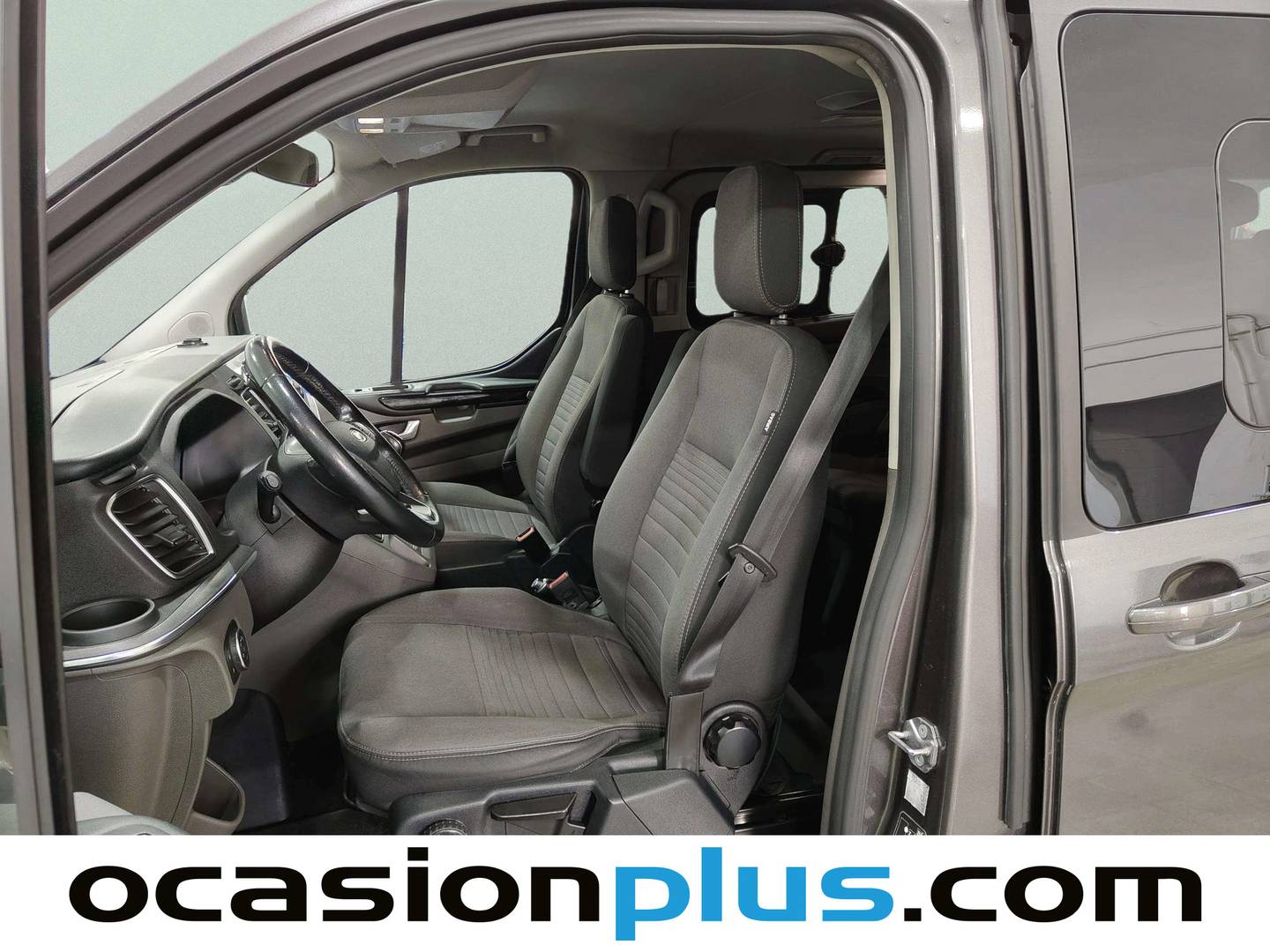 Foto asientos traseros Ford Tourneo Custom Ford Tourneo Custom 2.0 Ecoblue Hybrid L2 Titanium (185 CV) 8 Plazas