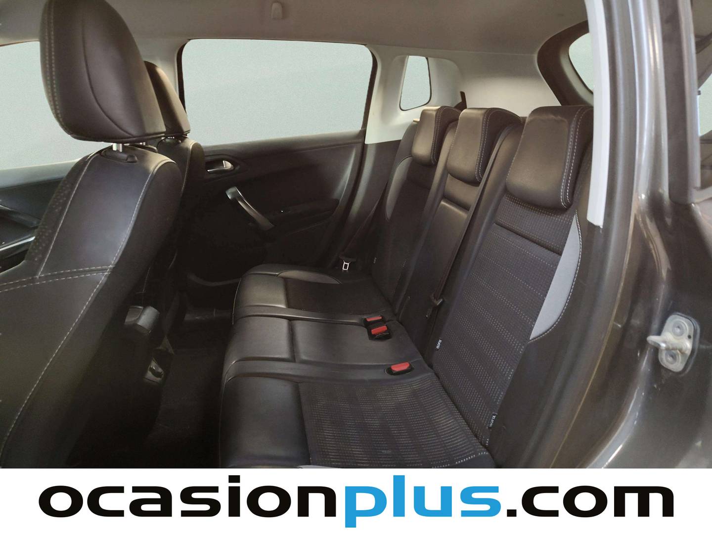 Foto asientos traseros Peugeot 2008 Peugeot 2008 BlueHDi 120 S&S Allure (120 CV)