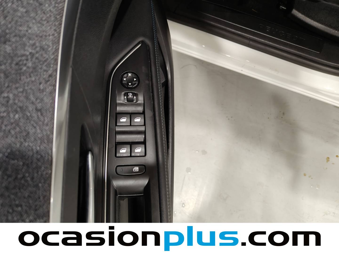 Foto Peugeot 3008 Hybrid Peugeot 3008 Hybrid 300 Allure Pack e-EAT8  (300 CV)