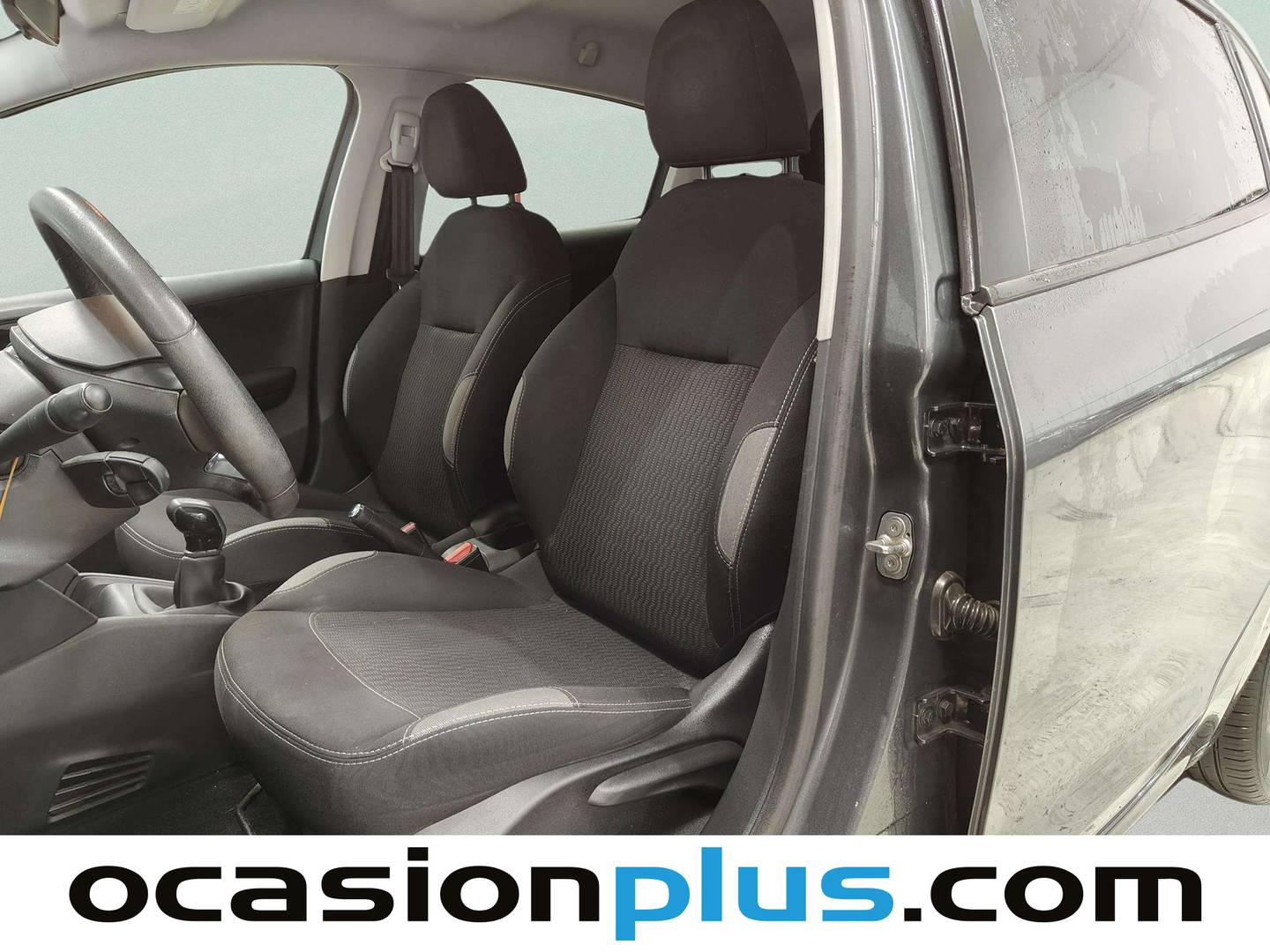 Foto asientos delanteros Peugeot 208 Peugeot 208 1.2 PureTech Active (82 CV)