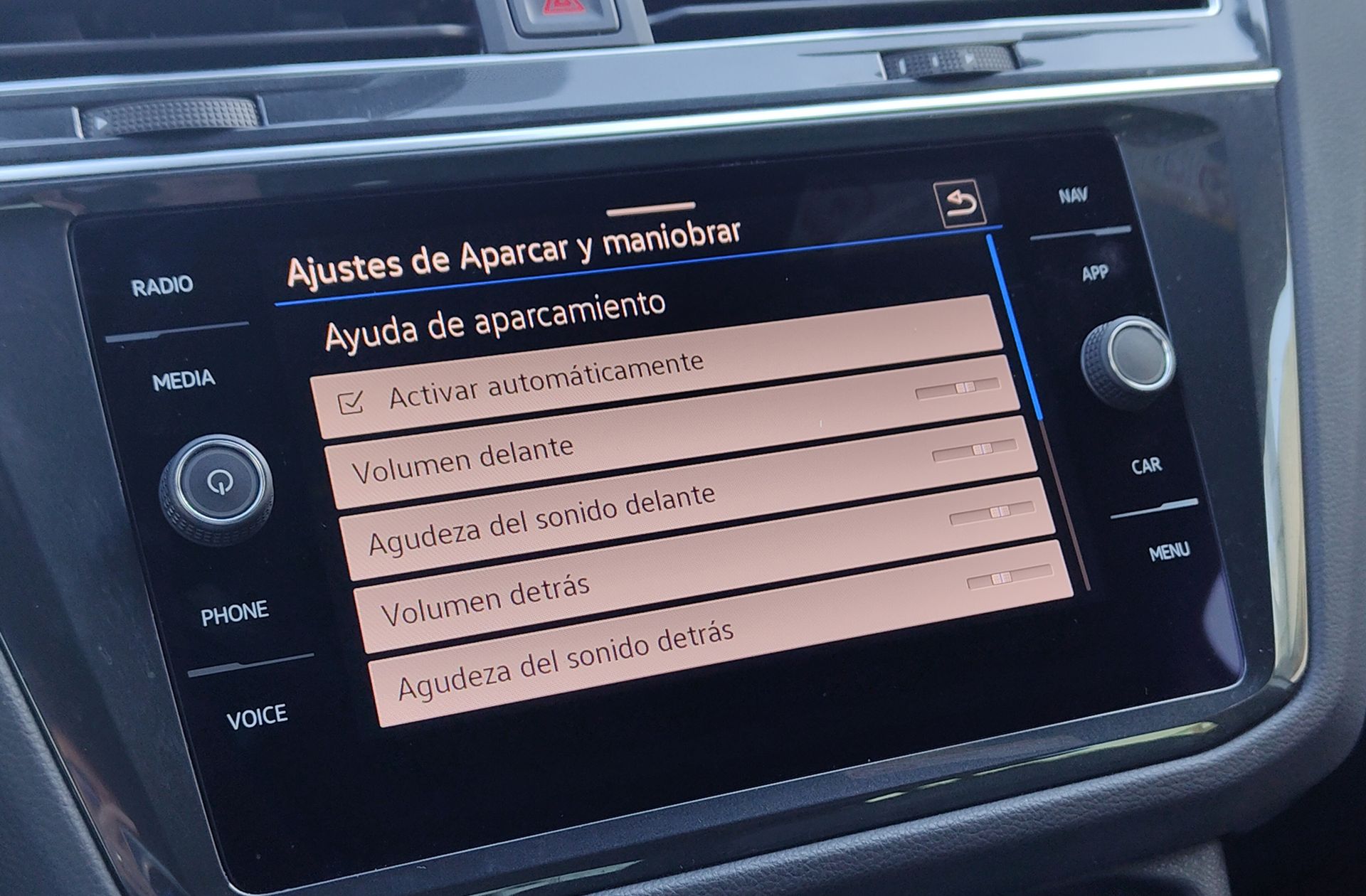 Volkswagen Tiguan R-Line 2.0 TDI DSG - foto 13