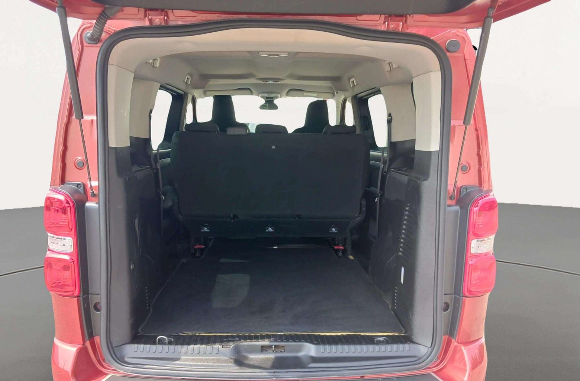 Peugeot Traveller BlueHDi 115 Business Standard - foto 13