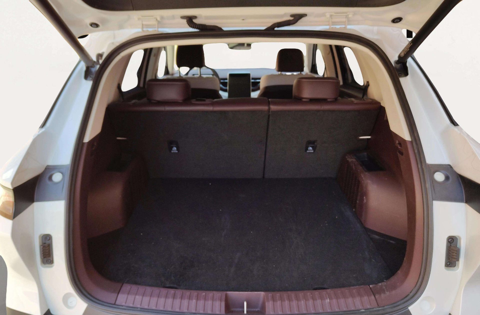Bestune T90 2.0T Flagship DCT - foto 20