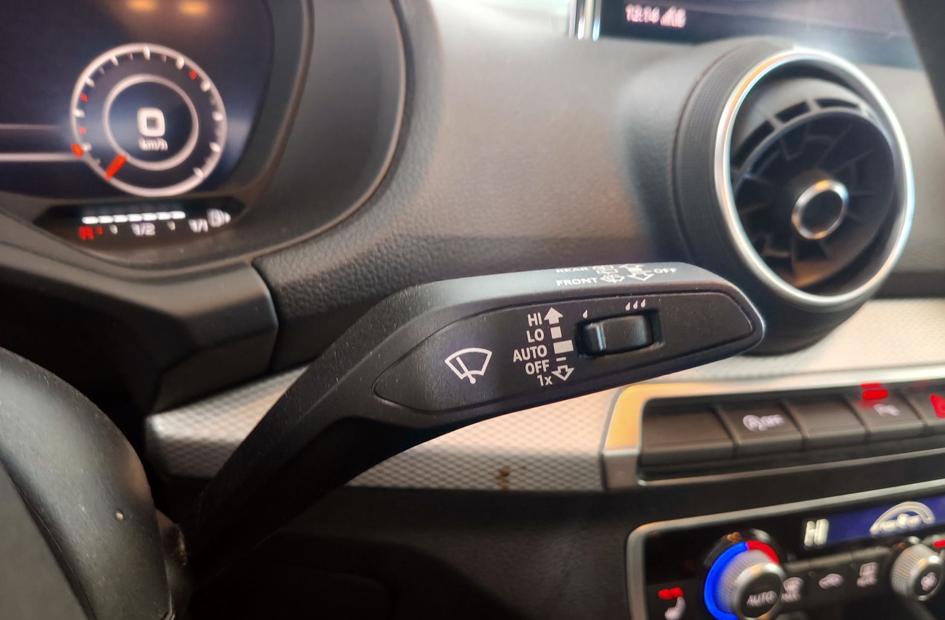 Audi Q2 Advanced 35 TFSI S-Tronic - foto 28