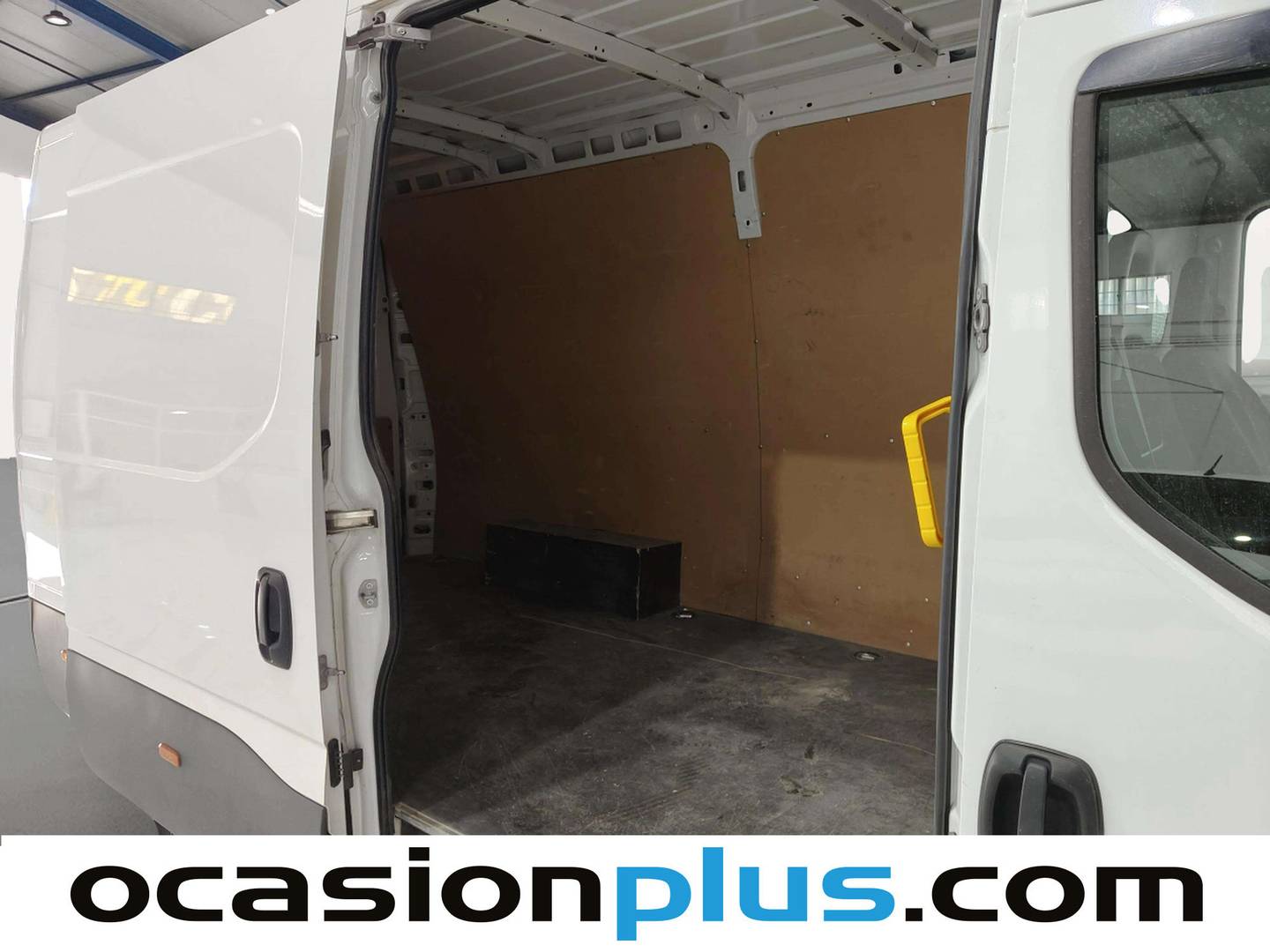 Fotos maletero Iveco Daily Iveco Daily Furgon 35S 16 V 3520L/H2 (156 CV) 3 Plazas