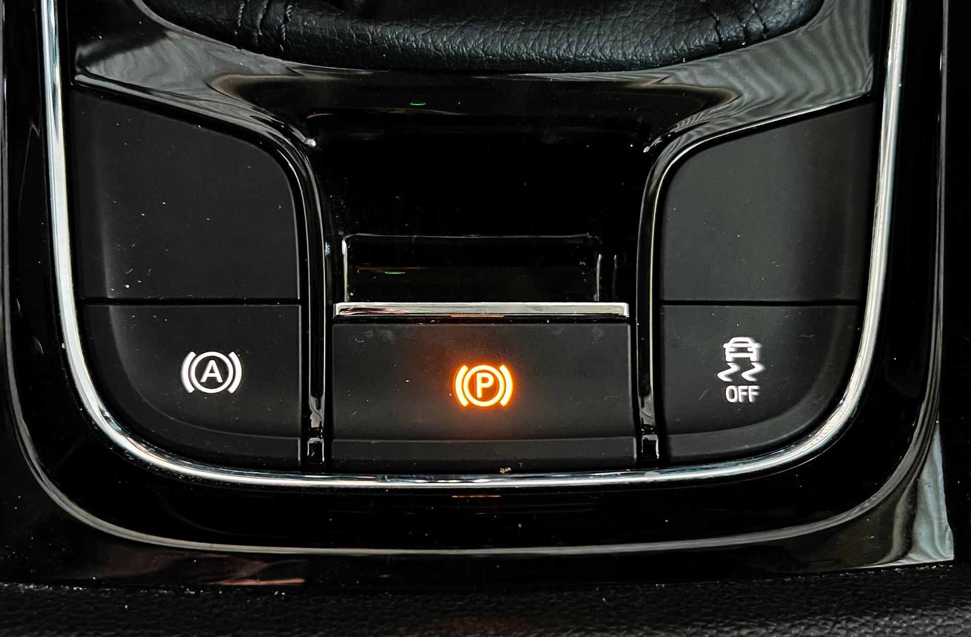 Škoda Karoq 2.0 TDI Selection - foto 30