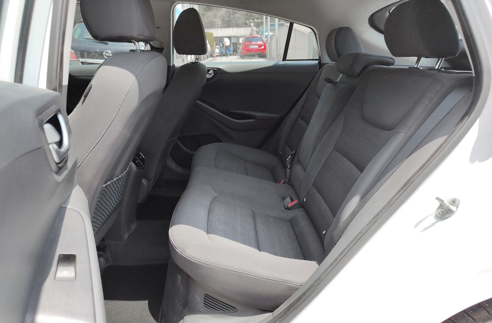 Hyundai Ioniq 1.6 GDI HEV Tecno DCT - foto 13