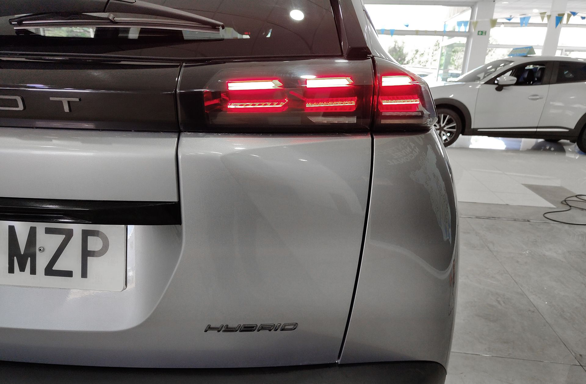 Peugeot 2008 Allure Hybrid eDCS6 - foto 18