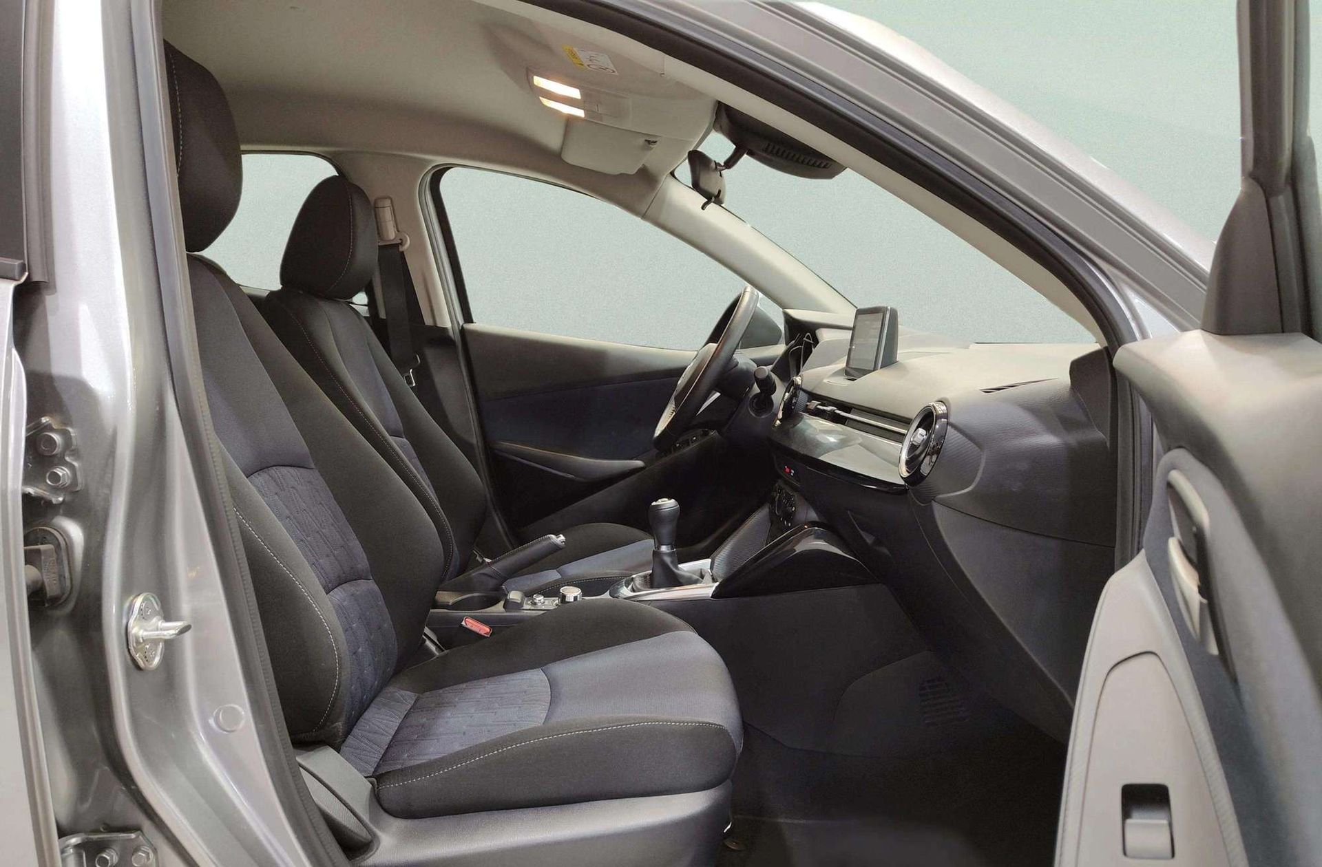 Mazda2 1.5 GE Style+ - foto 15