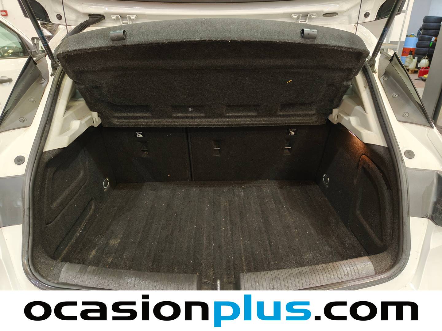 Fotos maletero Opel Astra Opel Astra 1.6 CDTi Business + (110 CV)