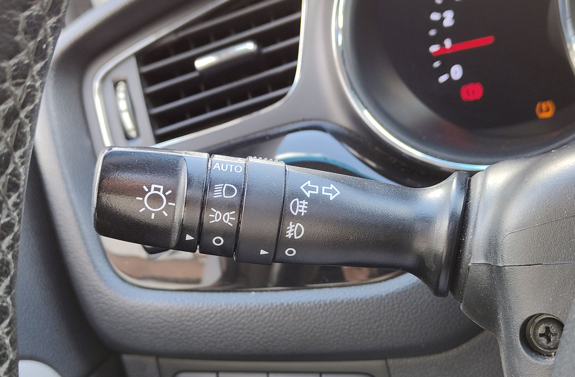 Kia Ceed 1.6 CRDi VGT Maracaná - foto 23