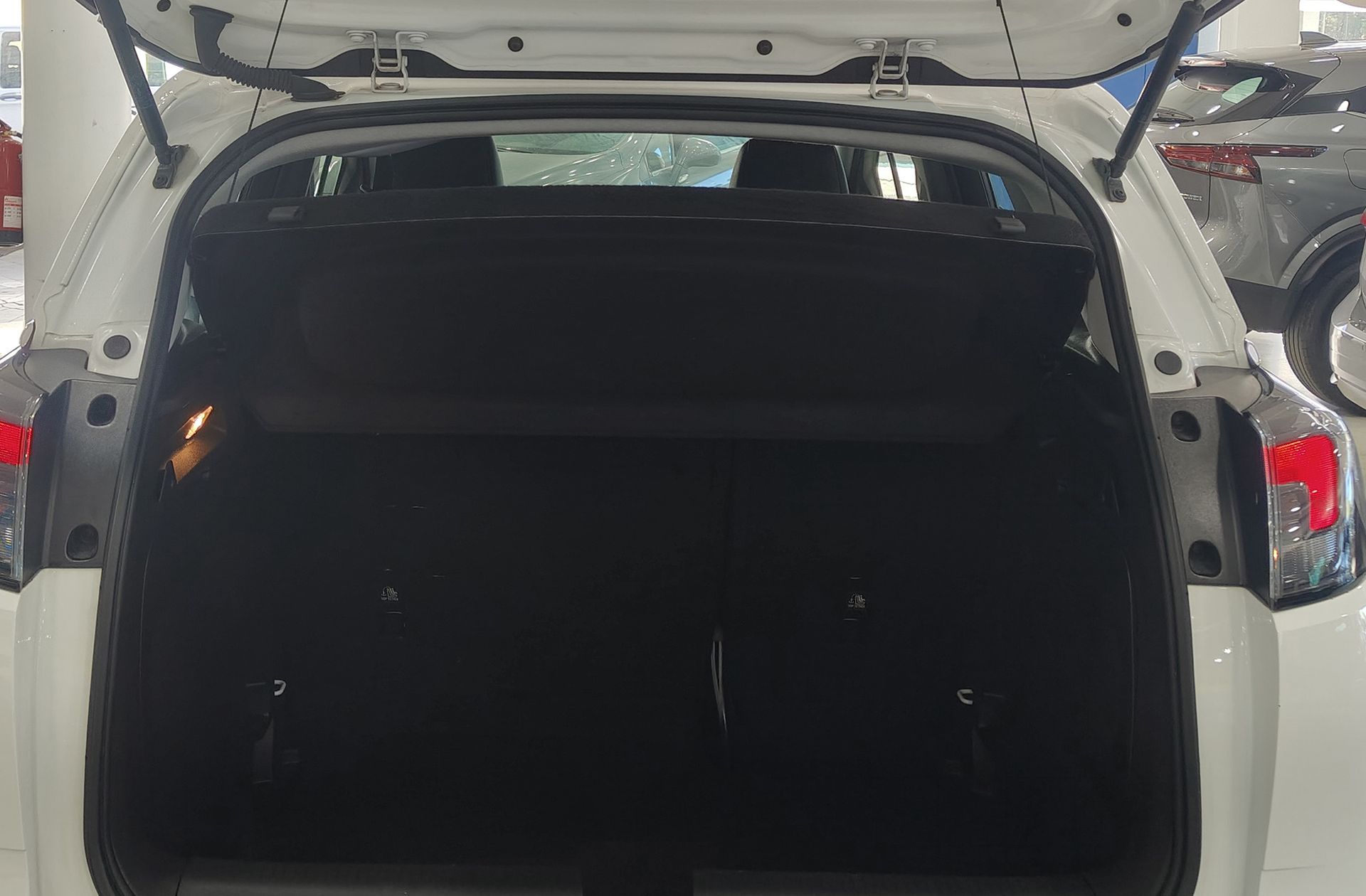 Opel Crossland 1.5D Business Elegance - foto 18
