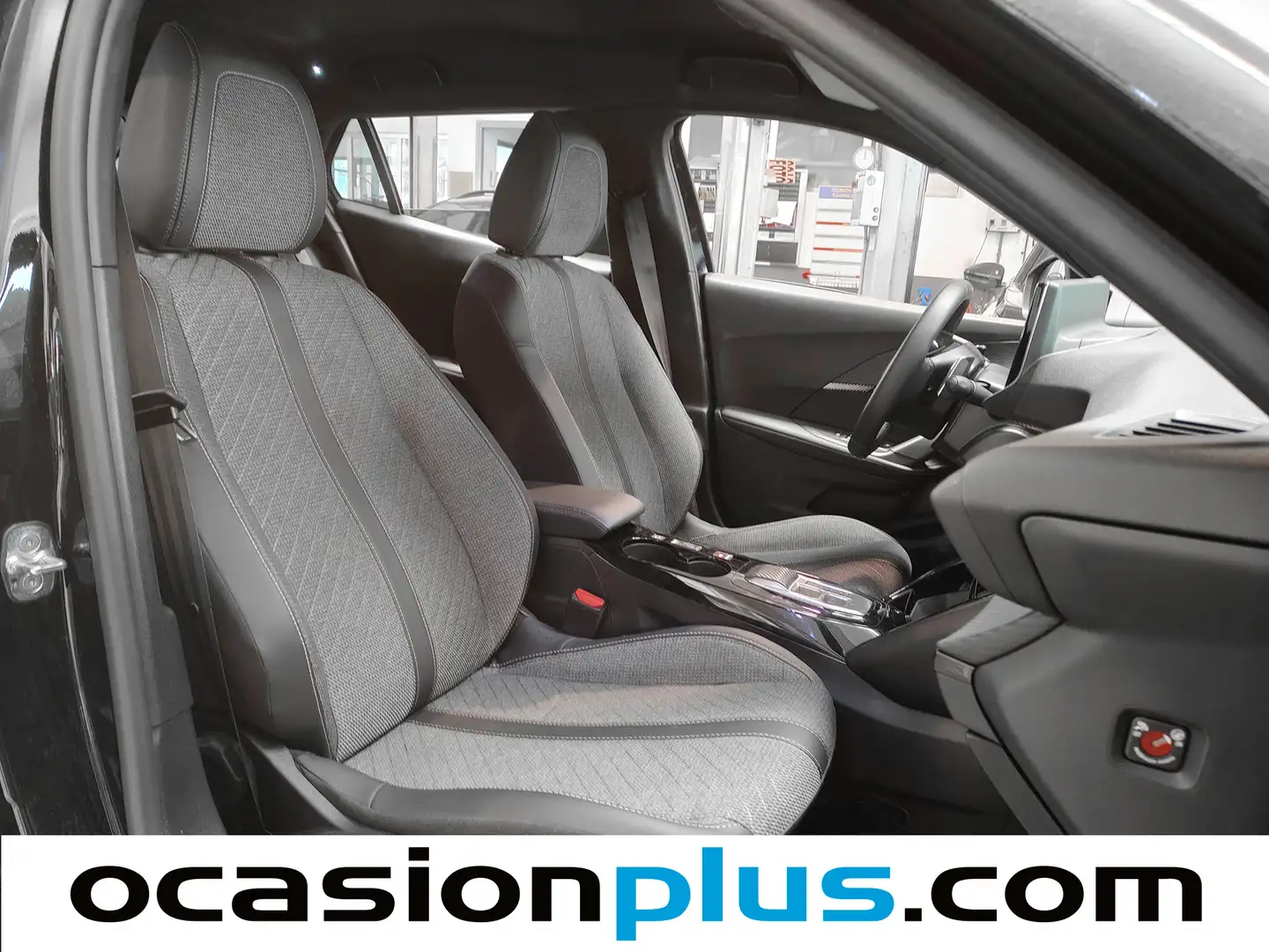 Foto Peugeot 2008 Peugeot 2008 Allure Hybrid eDCS6 (145 CV)