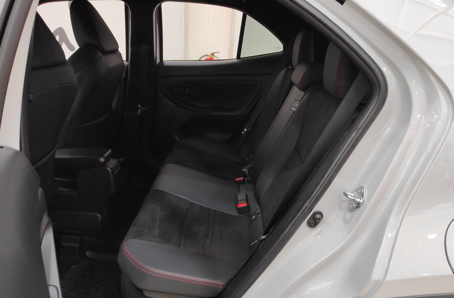 Toyota Yaris Cross 130H GR Sport - foto 12