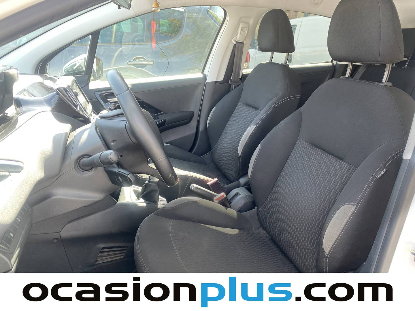 Foto asientos delanteros Peugeot 208 Peugeot 208 1.2L PureTech Style (82 CV)
