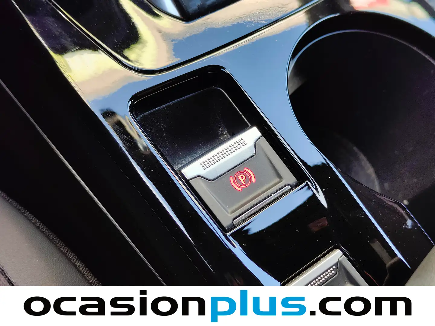 Foto Peugeot 2008 Peugeot 2008 Allure Hybrid eDCS6 (136 CV)