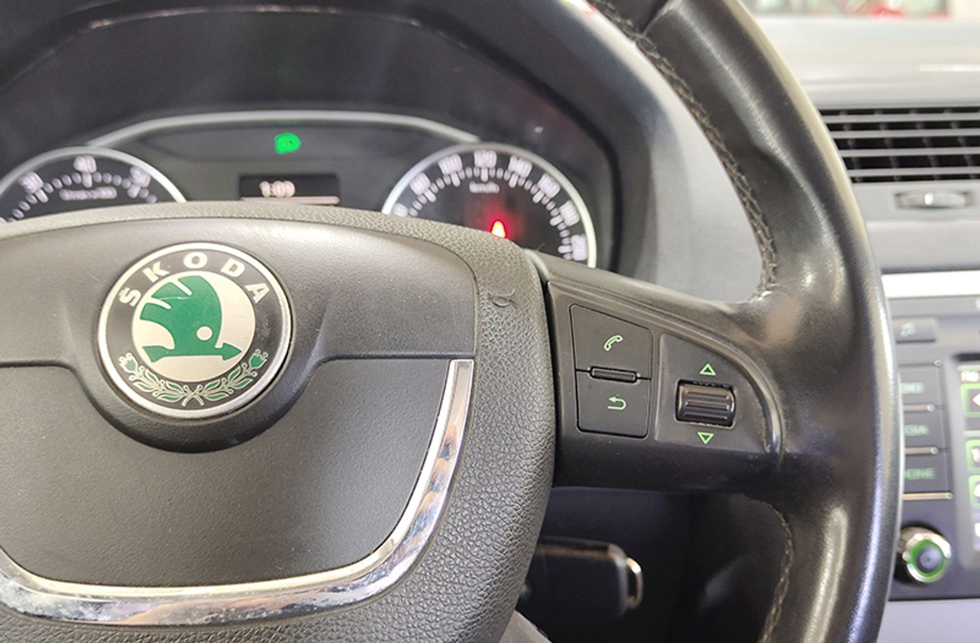 Škoda Octavia 1.8 TSI Executive - foto 22