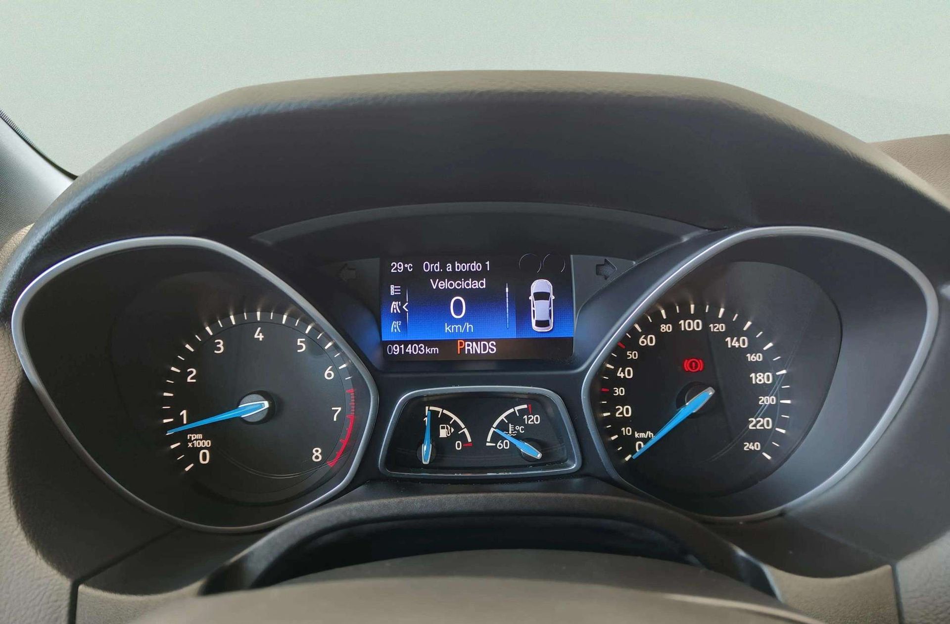 Ford Focus 1.5 EcoBoost ST-Line - foto 32
