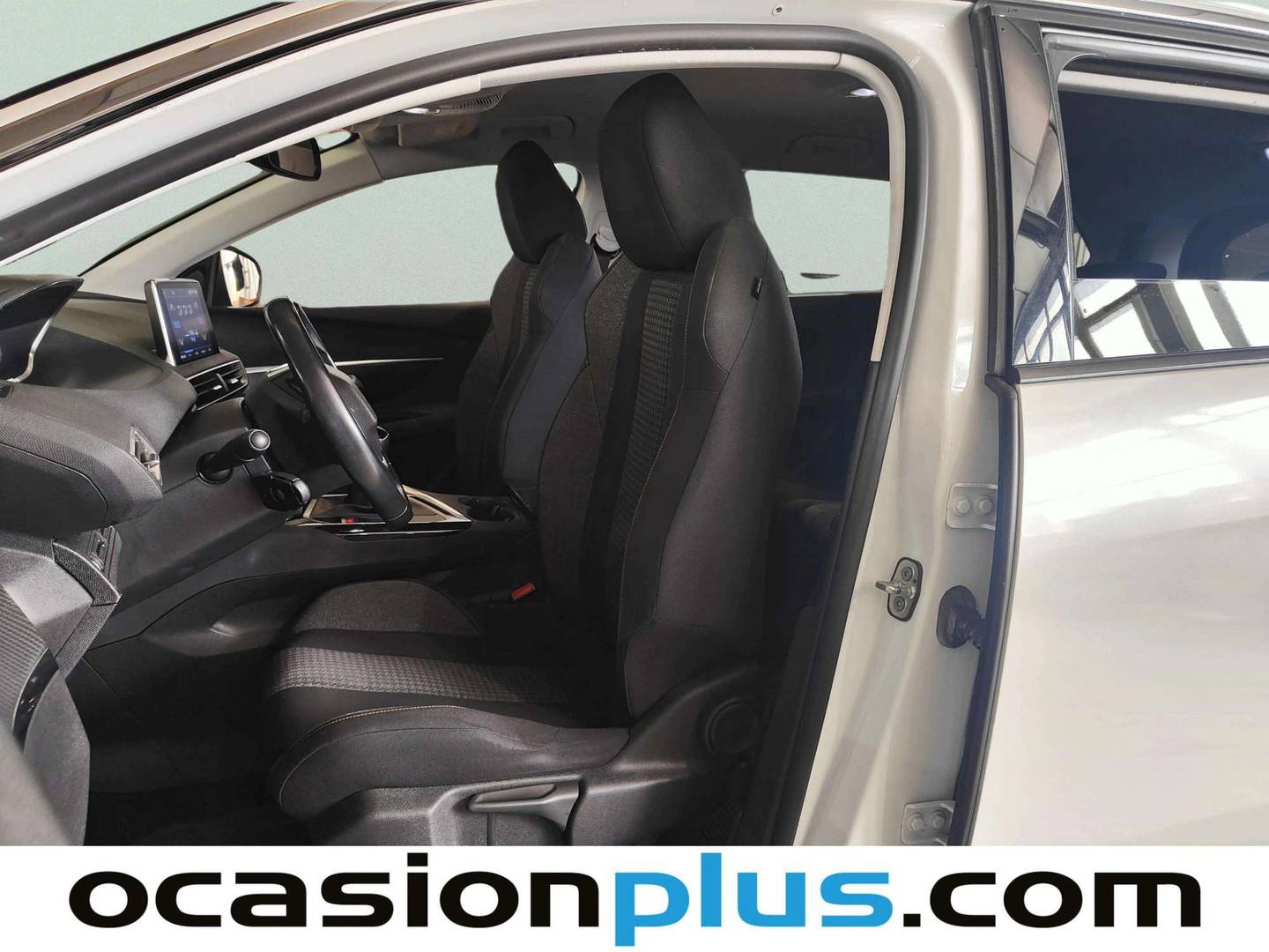 Foto asientos delanteros Peugeot 5008 Peugeot 5008 1.6L BlueHDi S&S Active (120 CV) 7 Plazas
